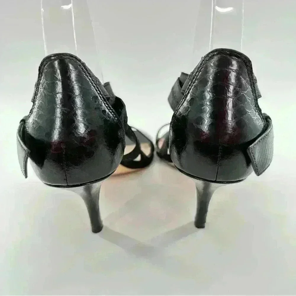 Michael Michael Kors heels size 7 black leather snakeskin embossed cross cross